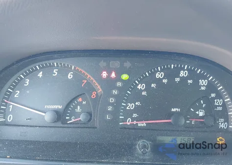 2004 Toyota Camry Le z USA, uszkodzony, nr VIN 4T1BE32KX4U877017